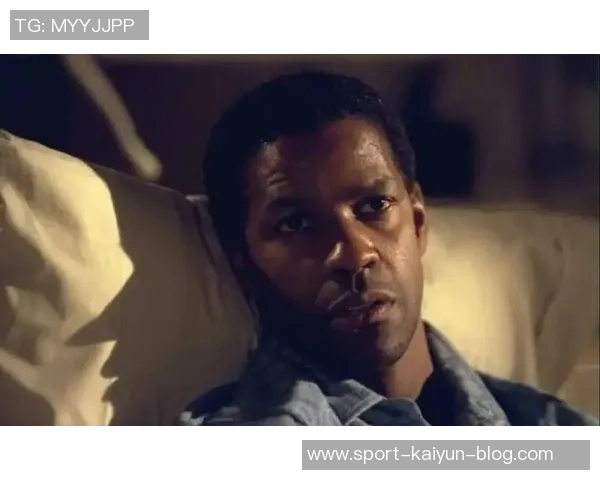 黑人影帝丹泽尔华盛顿现场观赛与詹姆斯亲密互动引发热议